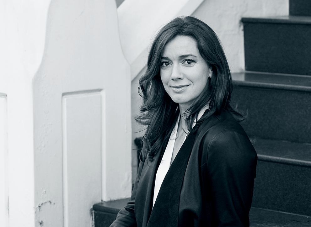 Photo of Stephanie Hare by Mitzi de Margary. Photo supplied by Stephanie Hare, used with permission.